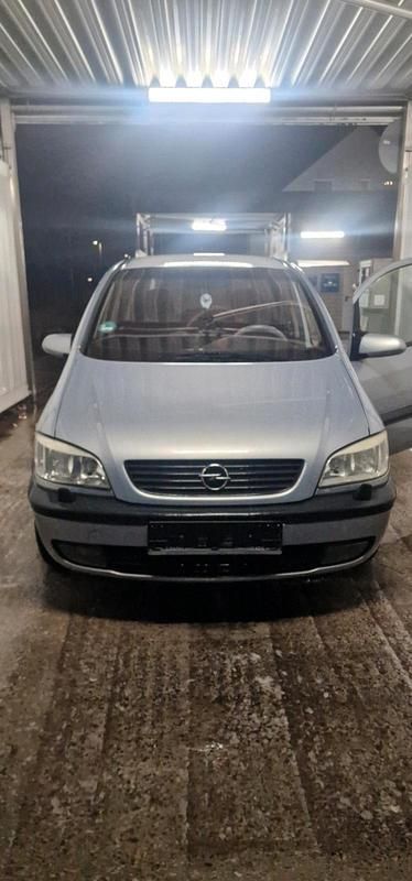 Silber Gebraucht 2001 Opel Zafira Van / Kleinbus | 999 € (Superpreis) - Bild 1/4