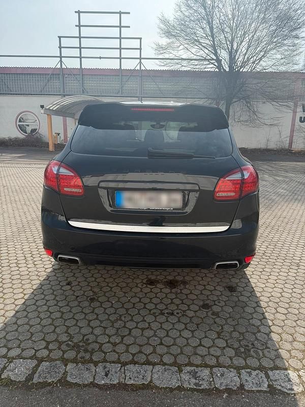 Gebraucht Porsche Cayenne 240 PS (176 kW) 2011 Schwarz SUV