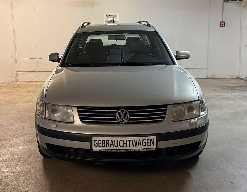 Gebraucht VW Passat 125 PS (91 kW) 2000 Silber Kombi