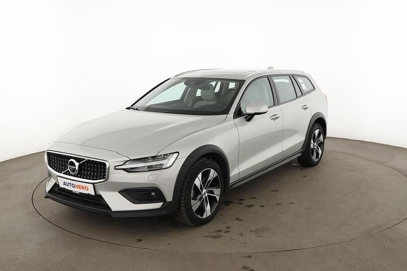 Gebraucht Volvo V60 CC Pro 197 PS (144 kW) 2020 Grau Kombi