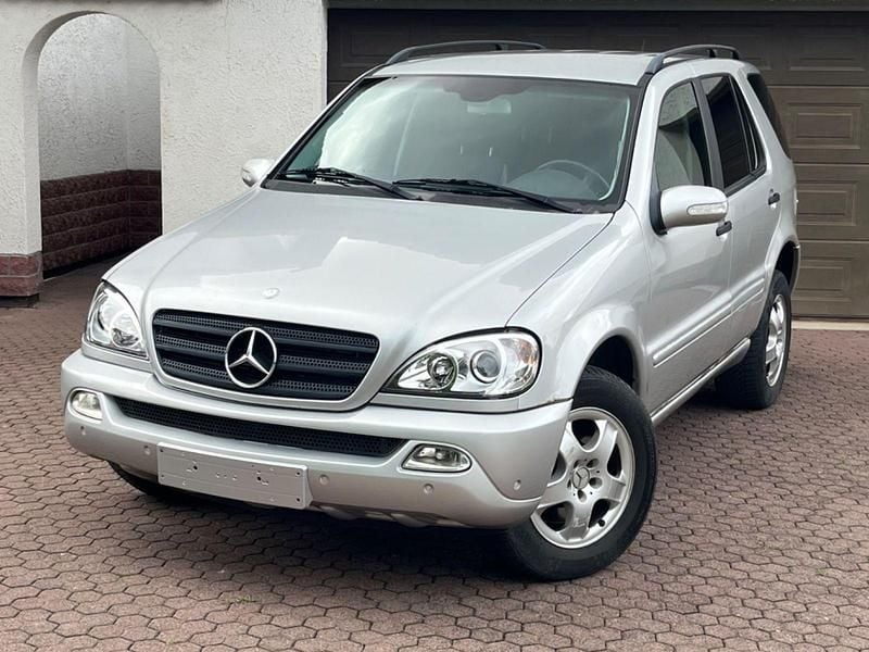 Silber Gebraucht 2002 Mercedes ML270 SUV | 5.399 € (Fairer Preis) - Bild 1/4