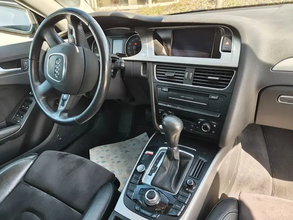 Używany Audi A4 Ambiente 190 KM (139 kW) 2011 Biały Sedan/Limuzyna