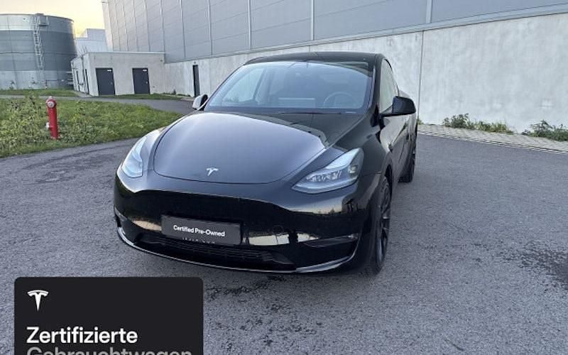 Schwarz Gebraucht 2023 Tesla Model Y SUV | 33.100 € (Guter Preis) - Bild 1/4