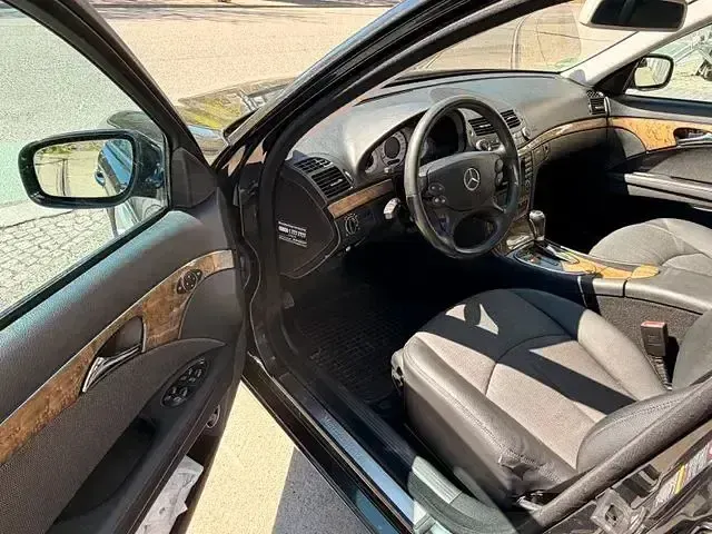 Usado Mercedes E220 Avantgarde 170 CV (125 kW) 2007 Negro Berlina