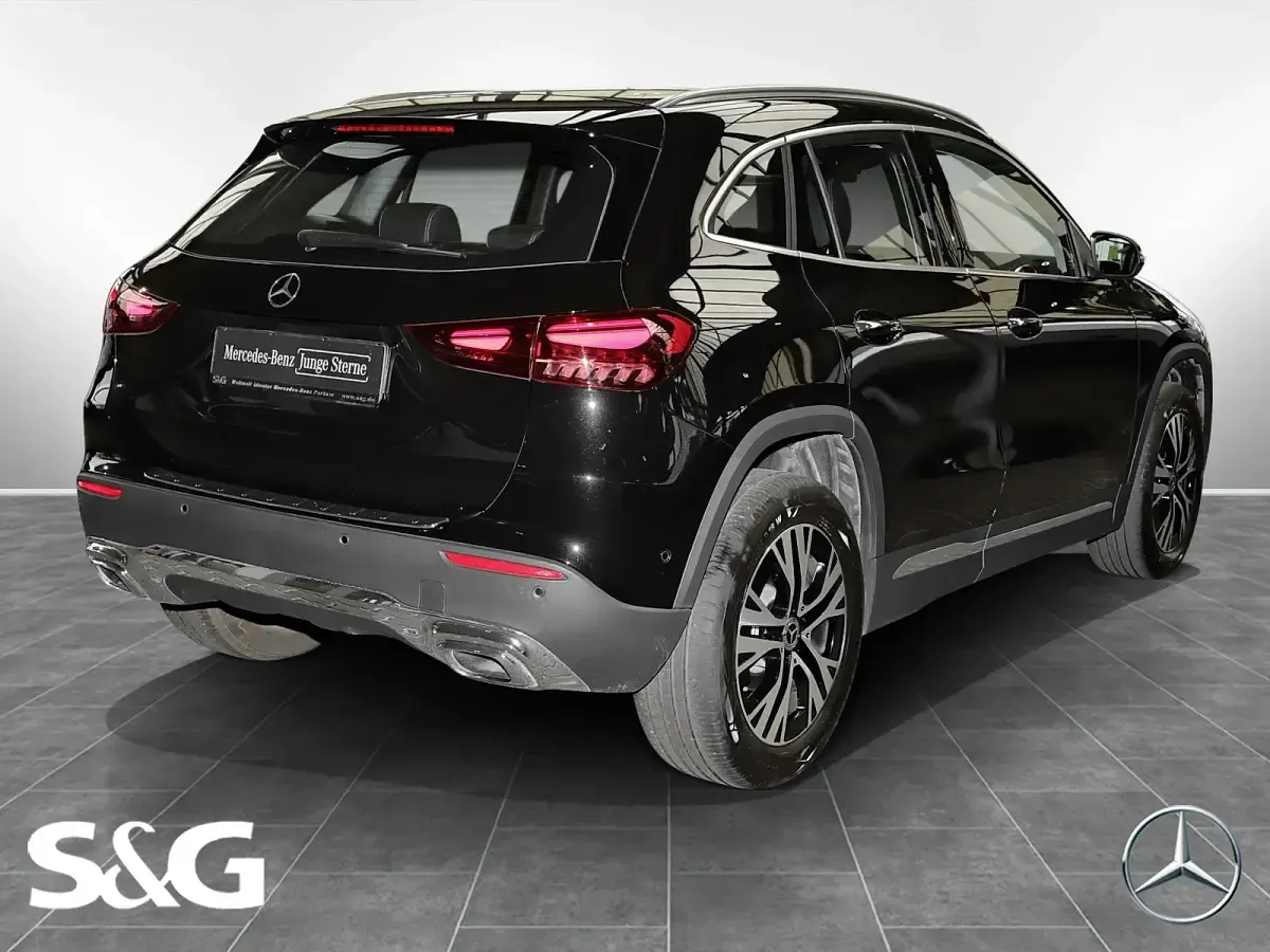 Gebraucht Mercedes GLA180 Progressive 136 PS (100 kW) 2025 Metalliclack kosmosschwarz SUV