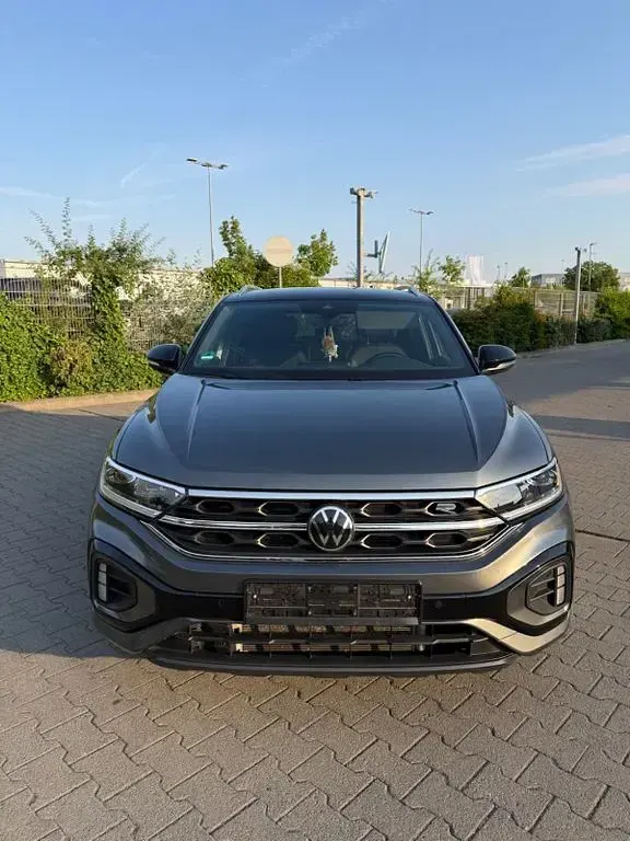 Gebraucht VW T-Roc R-line 150 PS (110 kW) 2024 Grau SUV