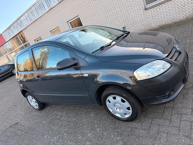 Gebraucht VW Fox 54 PS (39 kW) 2005 Grau Kleinwagen