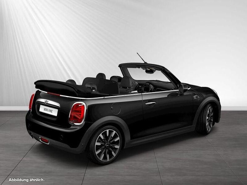 Gebraucht Mini One Cabriolet 102 PS (75 kW) 2019 Midnight black Cabrio