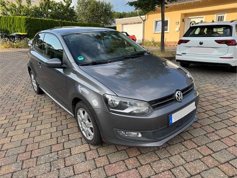 Grau Gebraucht 2011 VW Polo Team Limousine | 3.750 € (Fairer Preis) - Bild 1/4