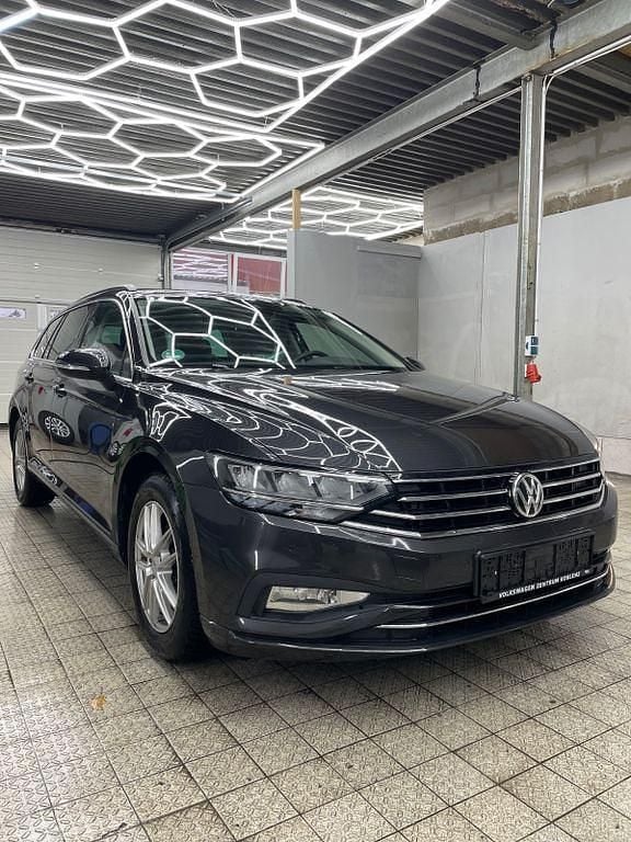 Gebraucht VW Passat Business 150 PS (110 kW) 2020 Grau Kombi