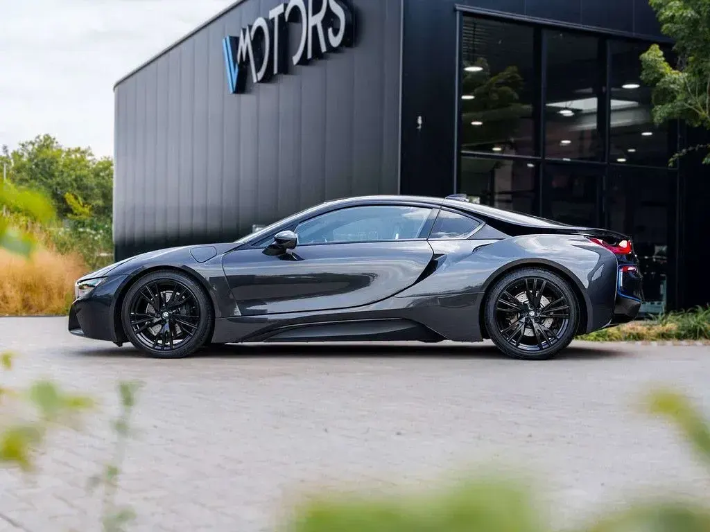 Gebraucht BMW i8 Performance 362 PS (266 kW) 2015 Grau Coupé