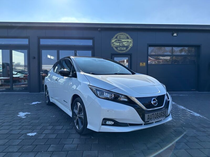 Pearl white/black m Gebraucht 2019 Nissan Leaf N-Connecta Kleinwagen | 12.999 € (Guter Preis) - Bild 1/4