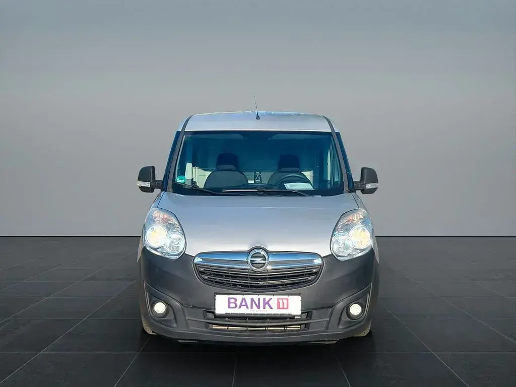 Gebraucht Opel Combo 105 PS (77 kW) 2017 Silber Van / Kleinbus