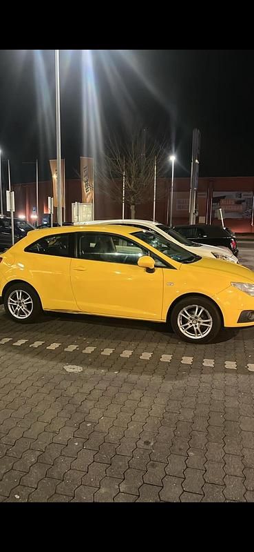 Gebraucht Seat Ibiza 90 PS (66 kW) 2011 Gelb Coupé
