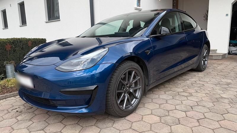 Gebraucht Tesla Model 3 Standard Range 208 kW (283 PS) 2022 Blau Limousine