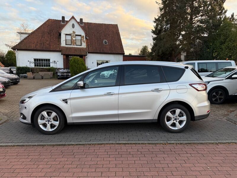 Silber Gebraucht 2019 Ford S-MAX Business Edition Van / Kleinbus | 15.900 € - Bild 1/4
