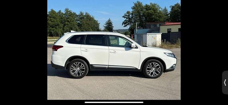 Gebraucht Mitsubishi Outlander Edition 150 PS (110 kW) 2017 Weiß SUV