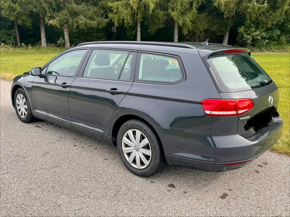 Gebraucht VW Passat 150 PS (110 kW) 2018 Grau Kombi