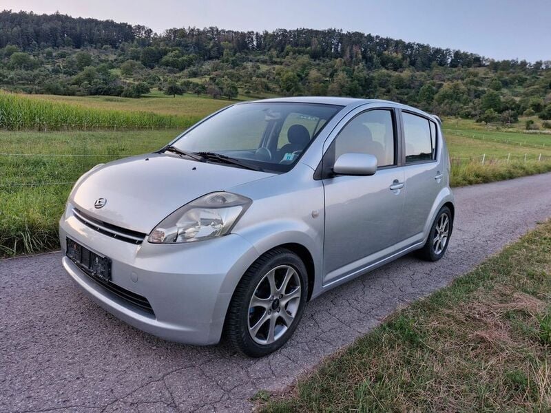 Silber Gebraucht 2005 Daihatsu Sirion Kleinwagen | 1.600 € (Guter Preis) - Bild 1/4