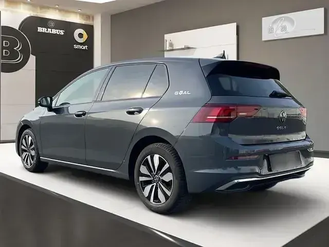Gebraucht VW Golf VIII Goal 116 PS (85 kW) 2025 Grau Limousine