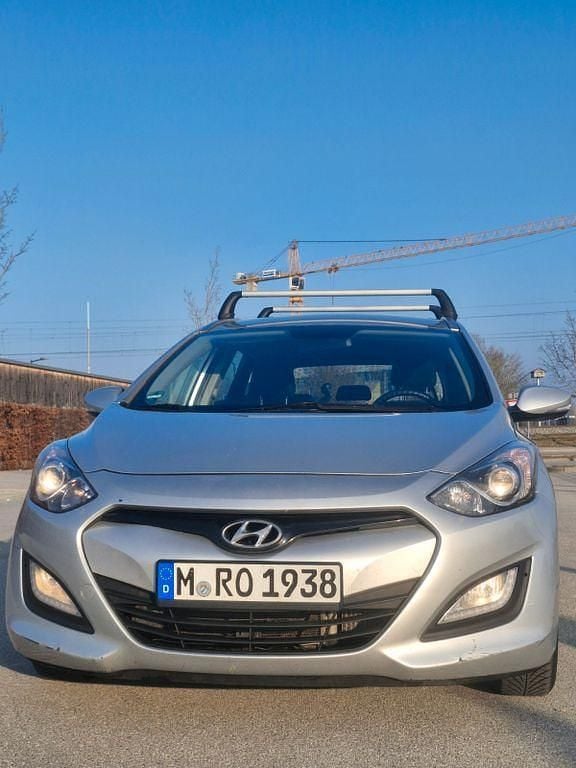 Gebraucht Hyundai i30 Classic 90 PS (66 kW) 2013 Silber Kombi