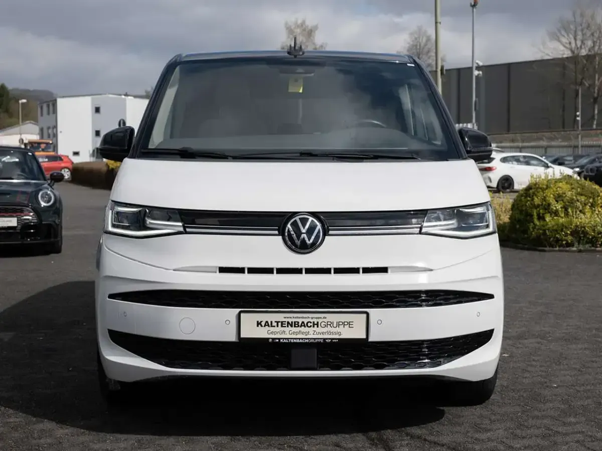 Gebraucht VW Multivan Edition 150 PS (110 kW) 2024 Candy weiss Van / Kleinbus