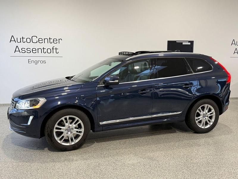 Blau Gebraucht 2014 Volvo XC60 Summum SUV | 12.100 € (Guter Preis) - Bild 1/3