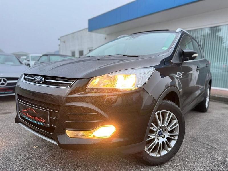 Gebraucht Ford Kuga Titanium 163 PS (119 kW) 2013 Schwarz SUV