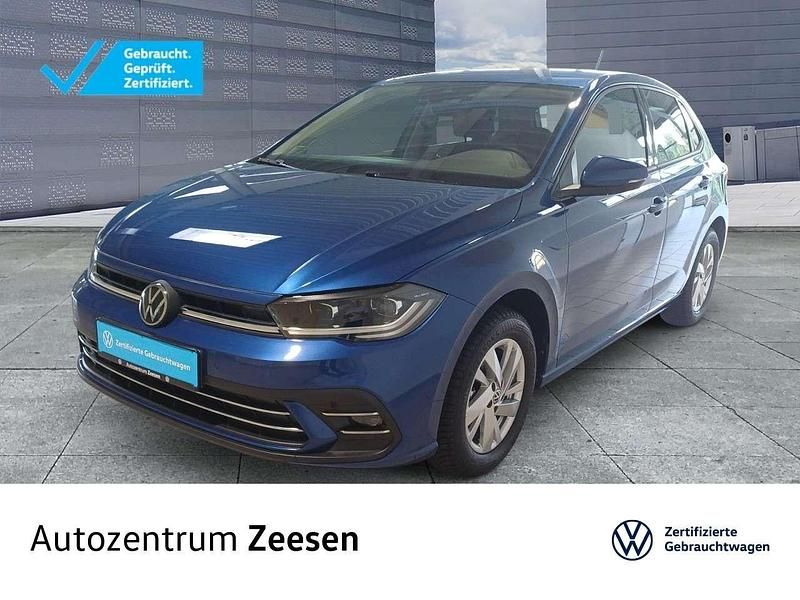 Reef blue (metallic) Gebraucht 2024 VW Polo Style Limousine | 23.590 € (Fairer Preis) - Bild 1/4