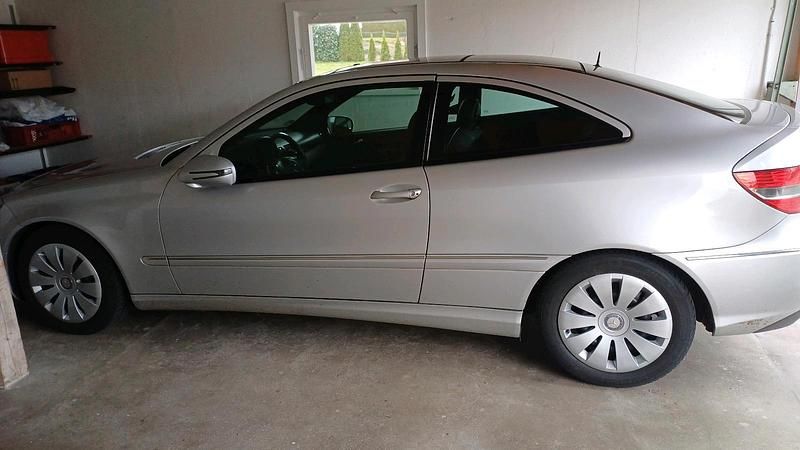 Gebraucht Mercedes CLC220 150 PS (110 kW) 2009 Silber Kleinwagen