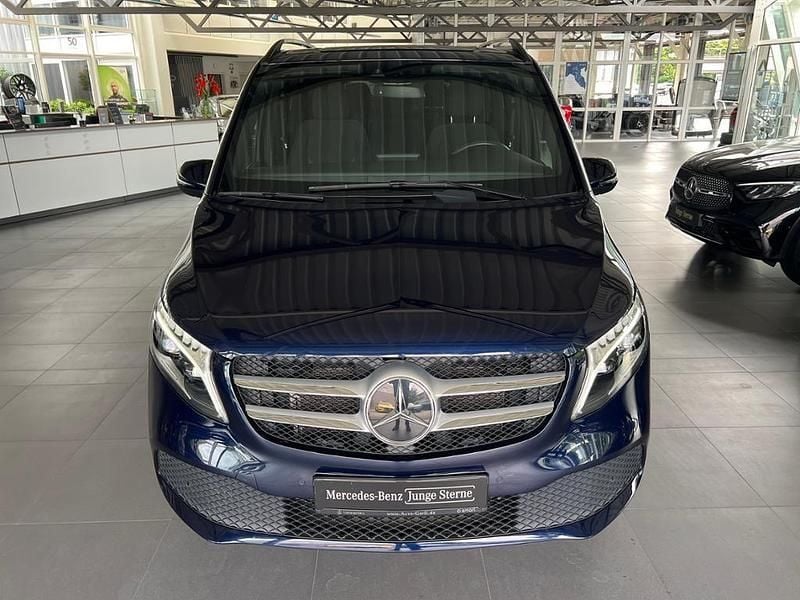 Gebraucht Mercedes V220 Sport 163 PS (119 kW) 2020 Blau Van / Kleinbus