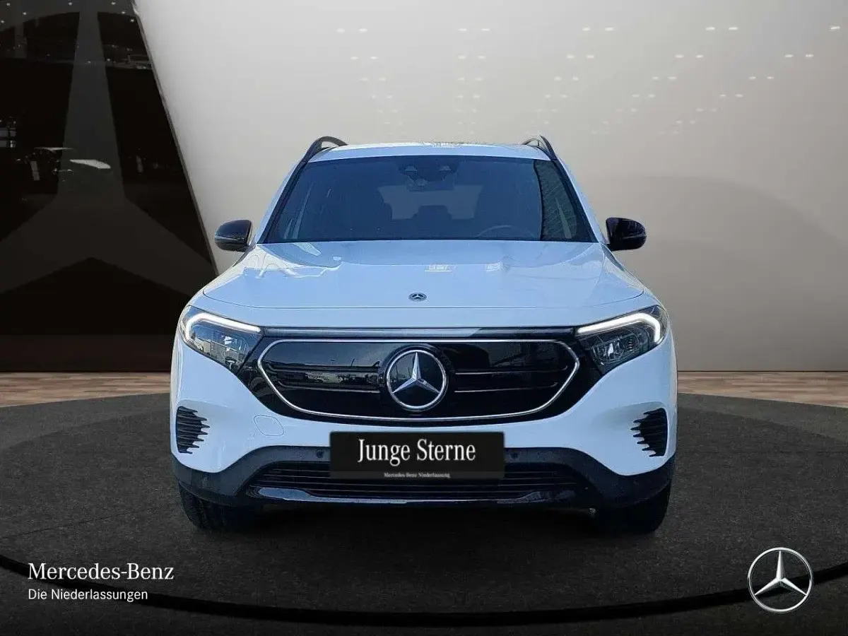 Gebraucht Mercedes EQB300 Advanced 167 kW (228 PS) 2022 Polarweiß SUV