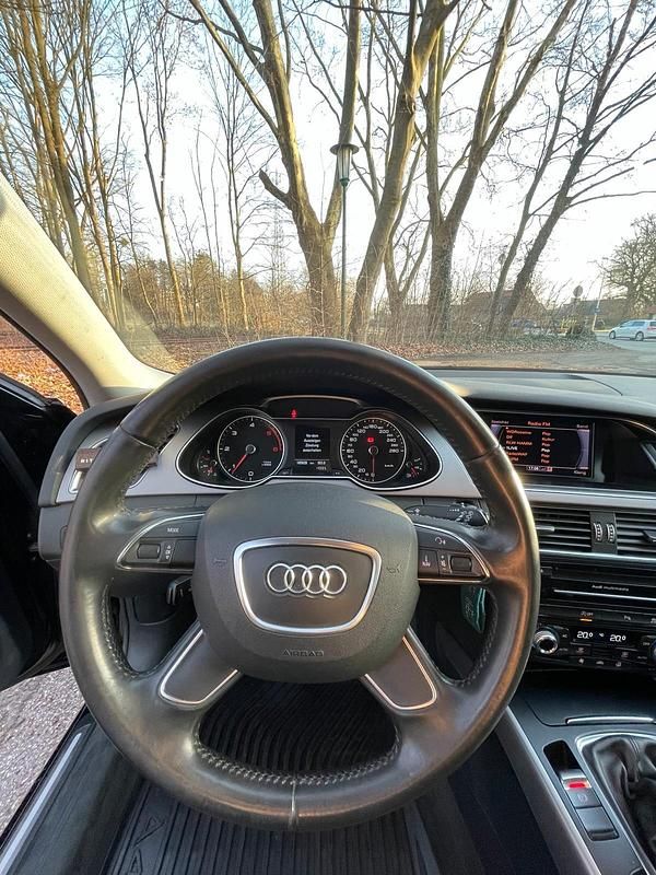 Gebraucht Audi A4 150 PS (110 kW) 2013 Schwarz Kombi