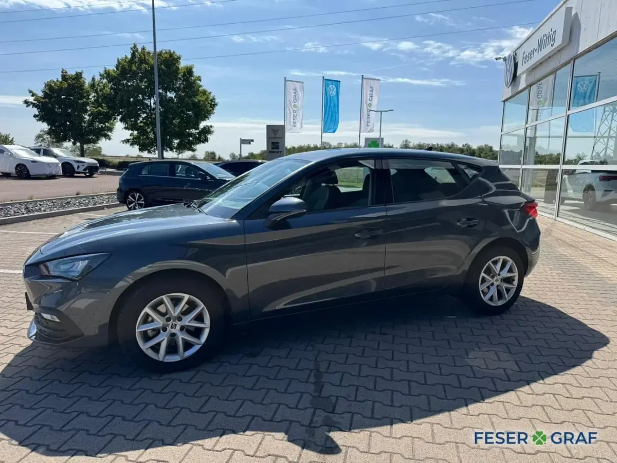 Occasion Seat Leon Style 150 ch (110 kW) 2024 Gris Berline