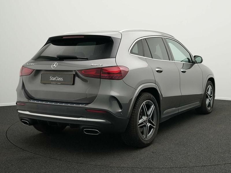 Gebraucht Mercedes GLA220 190 PS (139 kW) 2025 Grau SUV