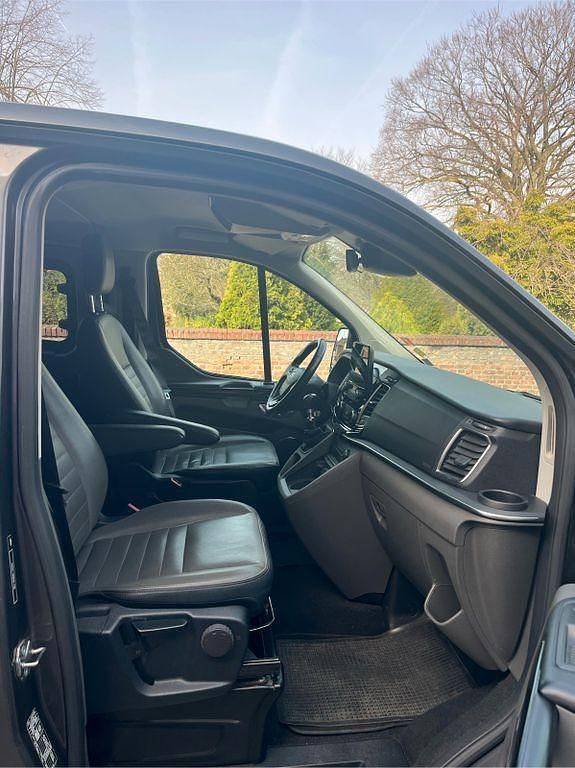 Gebraucht Ford Tourneo Titanium 185 PS (136 kW) 2019 Grau Van / Kleinbus