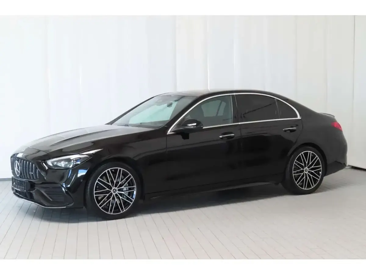 Gebraucht Mercedes C43 AMG AMG 408 PS (300 kW) 2024 Schwarz Limousine