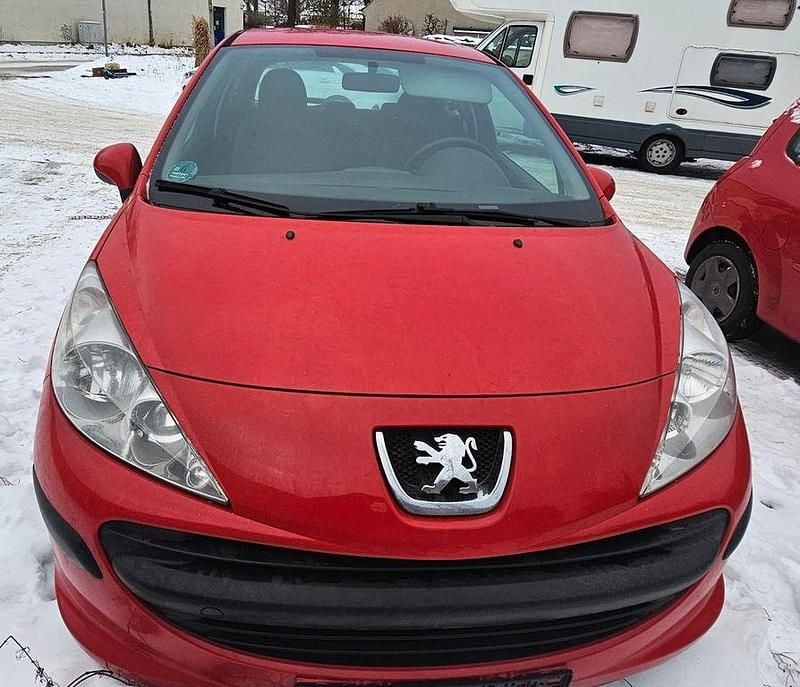 Rot Gebraucht 2007 Peugeot 207 Filou Kleinwagen | 3.000 € (Etwas zu teuer) - Bild 1/4