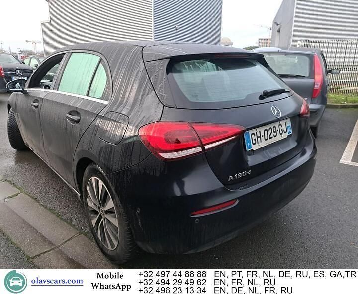 Gebraucht Mercedes A180 116 PS (85 kW) 2022 Schwarz Limousine
