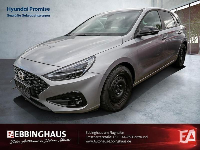 Silber Gebraucht 2024 Hyundai i30 Advantage Limousine | 22.999 € (Fairer Preis) - Bild 1/4