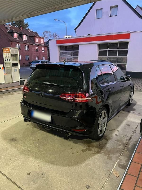Gebraucht VW Golf VII GTI 230 PS (169 kW) 2016 Schwarz Kleinwagen
