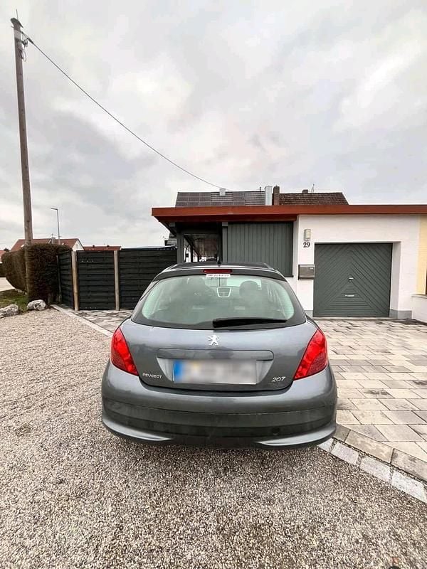 Gebraucht Peugeot 207 91 PS (66 kW) 2008 Andere farben Limousine