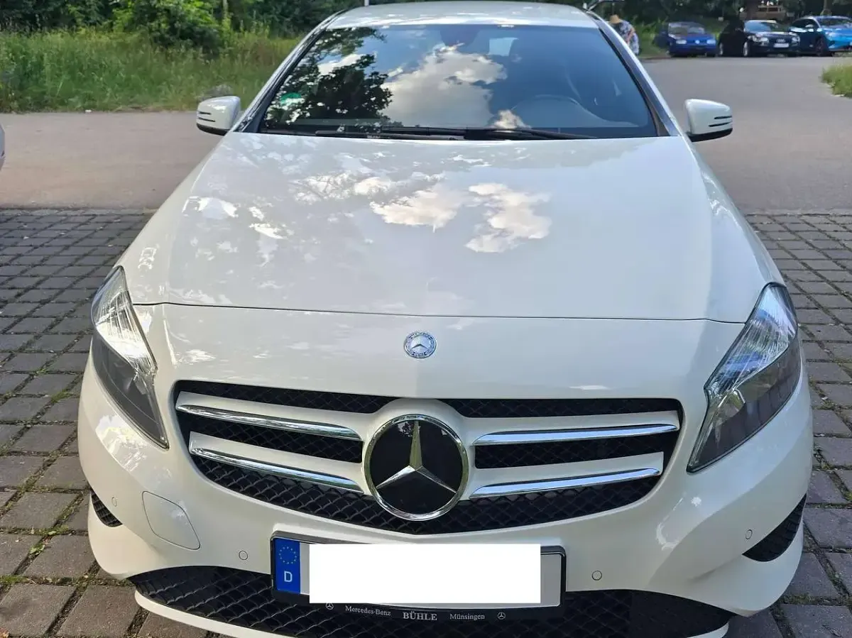 Gebraucht Mercedes A180 Style 122 PS (89 kW) 2013 Weiß Kleinwagen