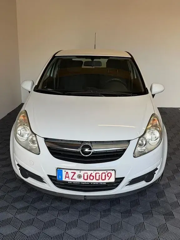 Gebraucht Opel Corsa Edition 69 PS (50 kW) 2010 Weiß Kleinwagen