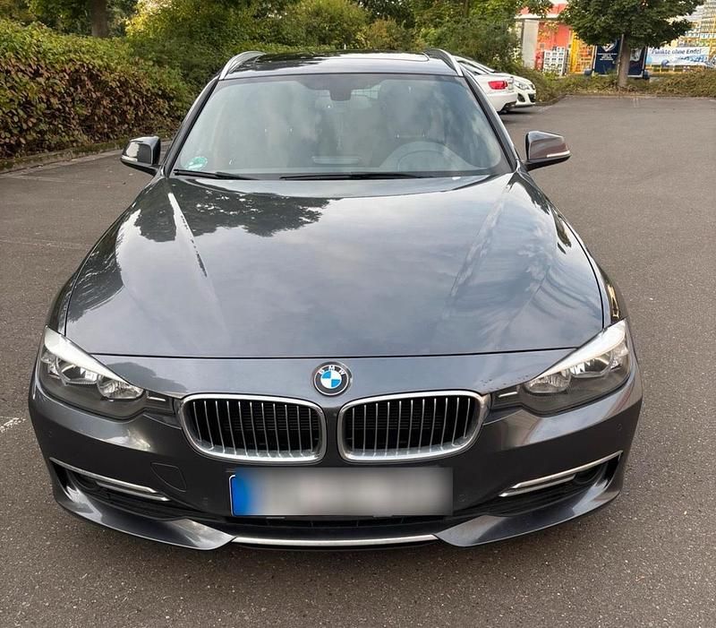 Grau Gebraucht 2015 BMW 320 Shadowline Kombi | 12.800 € (Superpreis) - Bild 1/4