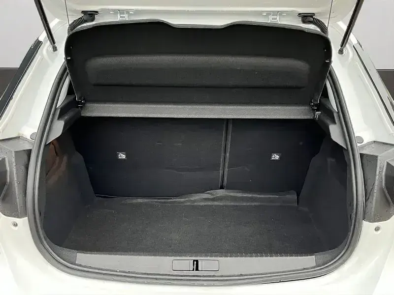 Używany Opel Corsa Edition 75 KM (55 kW) 2022 Biały Hatchback