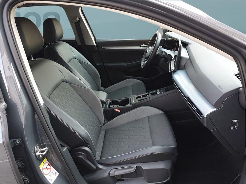 Gebraucht VW Golf VIII 150 PS (110 kW) 2025 Grau Kleinwagen
