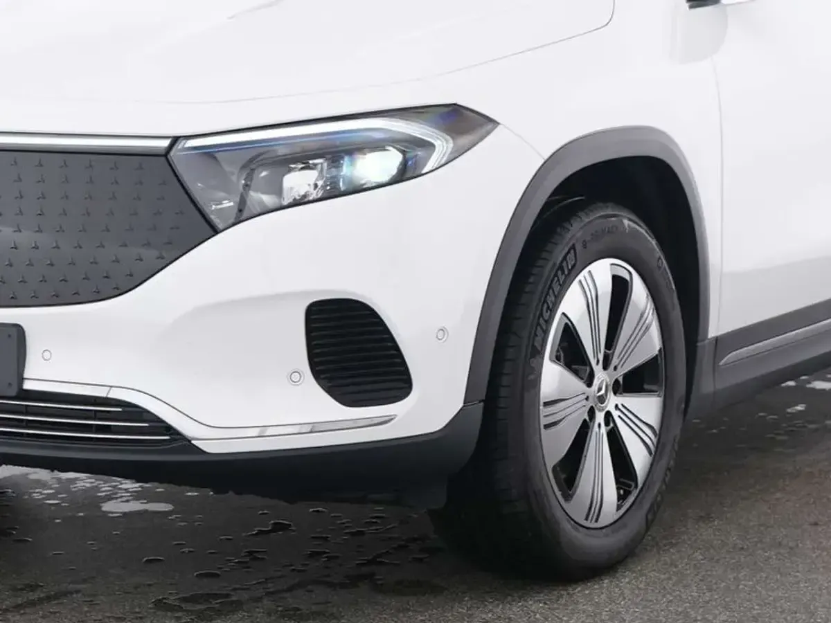 Gebraucht Mercedes EQA250+ Advanced 140 kW (191 PS) 2025 Weiß SUV