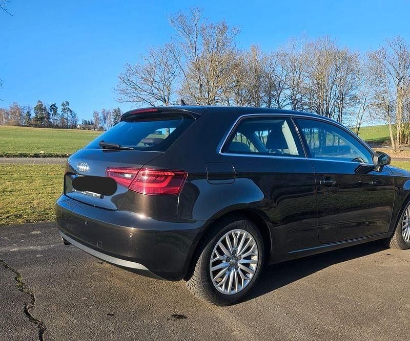 Gebraucht Audi A3 Ambiente 122 PS (89 kW) 2013 Braun Limousine
