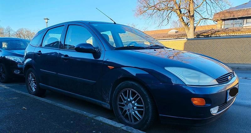 Blau Gebraucht 1999 Ford Focus Limousine | 350 € (Superpreis) - Bild 1/4